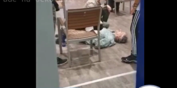 Just A Normal Day At The Vaccination Clinic 💉  You Won’t See This Type Of Content On The News. One Person Collapsed And Fell To The Ground. They Just Continue Waiting In Line For Their Turn.